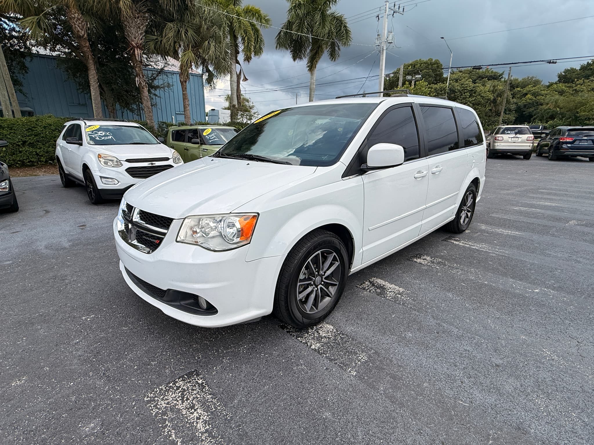 White 2016 Dodge Grand Caravan SXT for sale in Naples, FL (1/19)